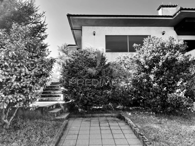 Moradia T7 para Venda em Vermoim Foto 4