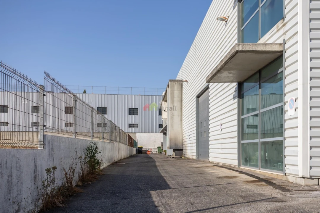 Armazém para Venda em Amora Foto 3