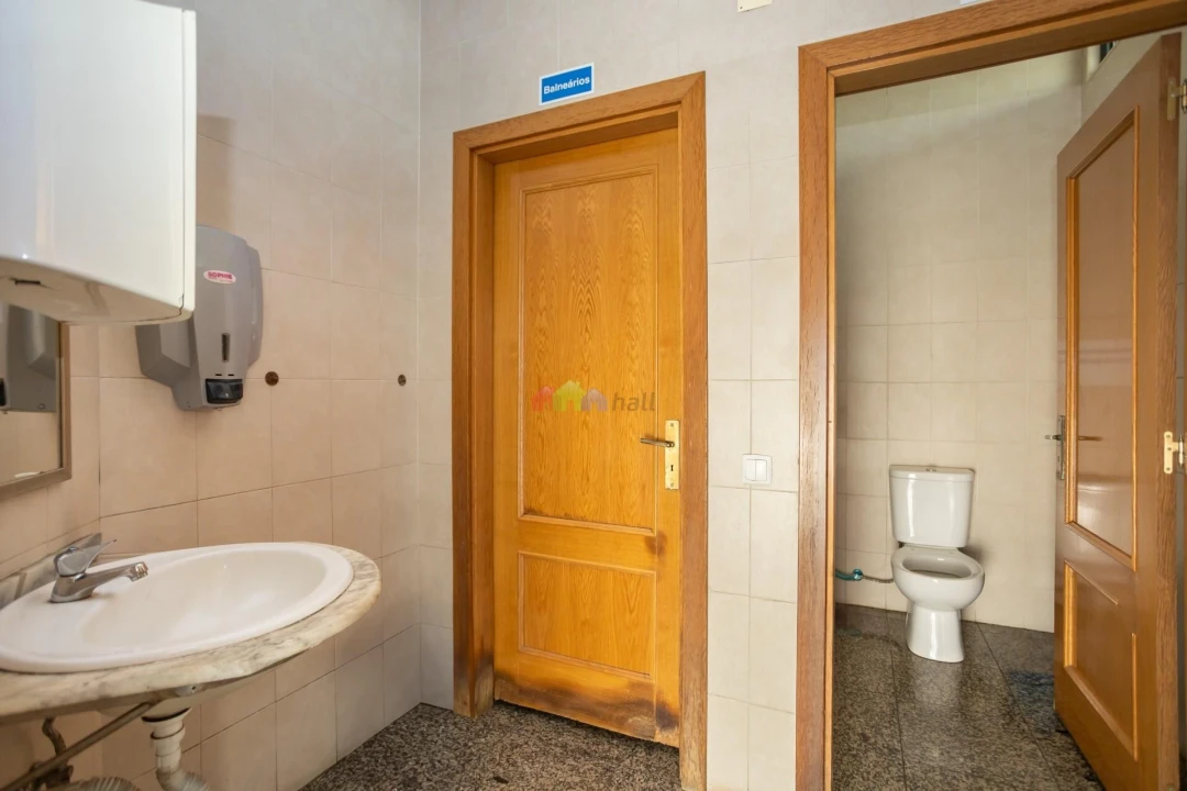 Armazém para Venda em Amora Foto 16