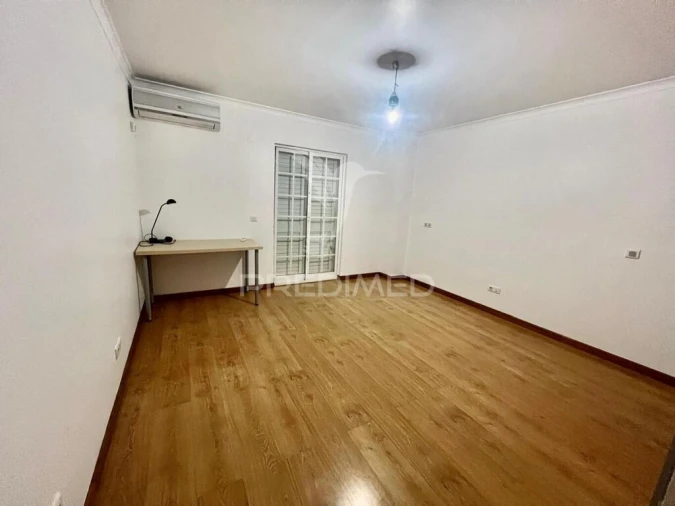 Moradia T4 para Venda em Santo Antonio da Charneca Foto 12