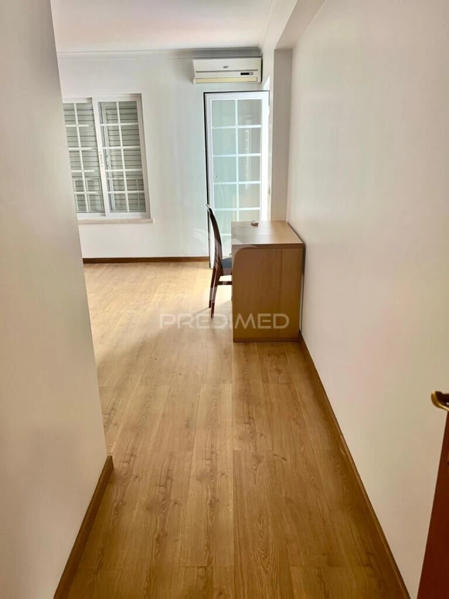 Moradia T4 para Venda em Santo Antonio da Charneca Foto 15