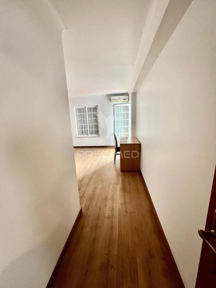 Moradia T4 para Venda em Santo Antonio da Charneca Foto 19