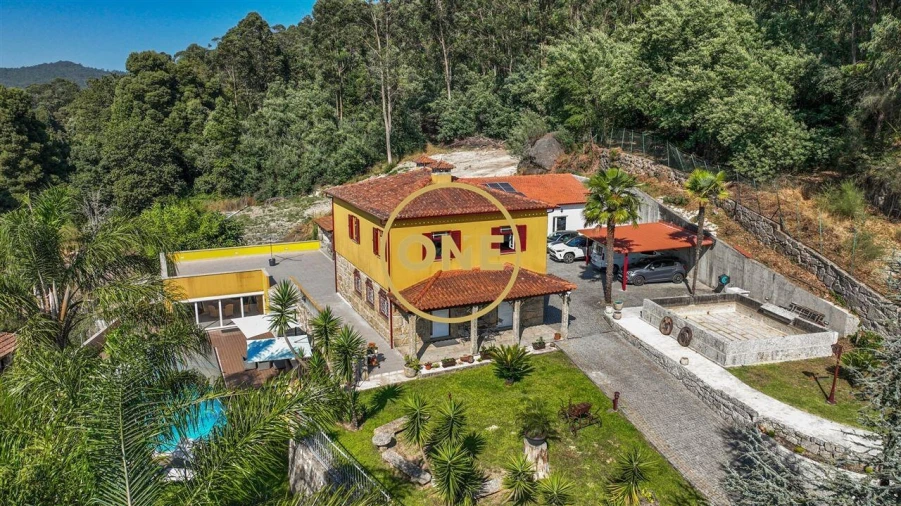 Moradia T3 para Venda em Arnoso (Santa Maria e Santa Eulália) e Sezures