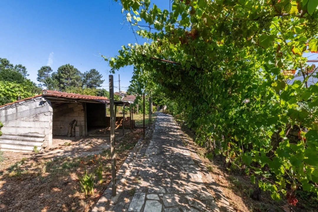 Moradia T4 para Venda em Lago Foto 31