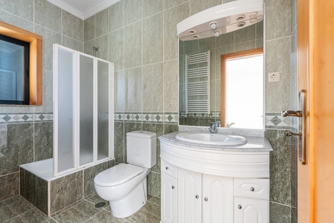 Moradia T4 para Venda em Lago Foto 21