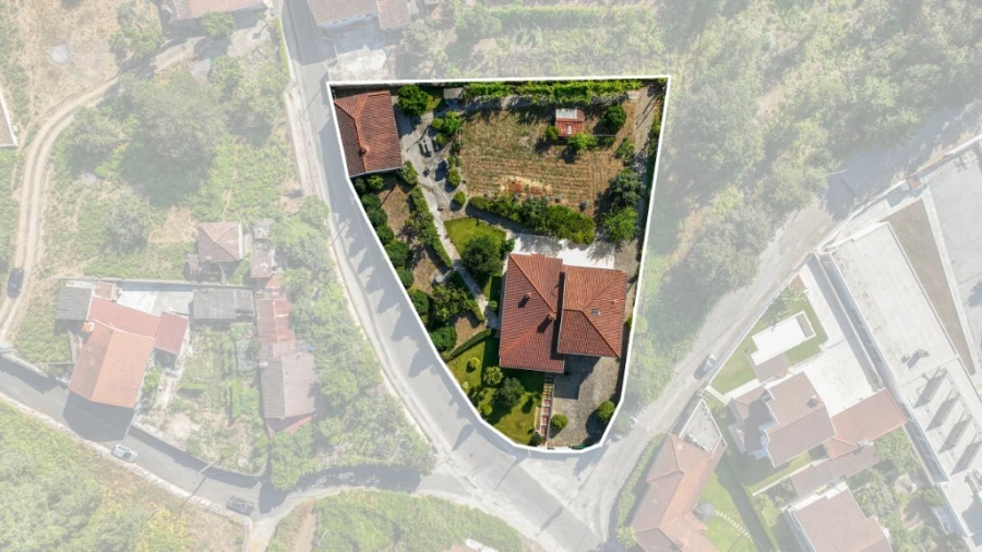 Moradia T4 para Venda em Lago Foto 2