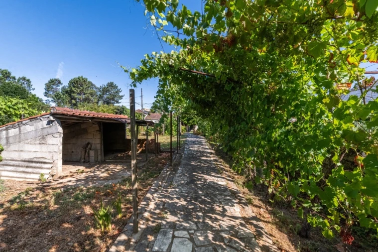 Moradia T4 para Venda em Lago Foto 31