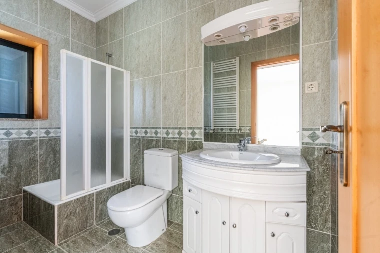 Moradia T4 para Venda em Lago Foto 21