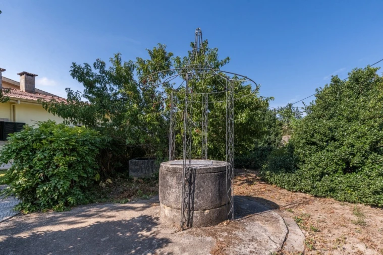 Moradia T4 para Venda em Lago Foto 39