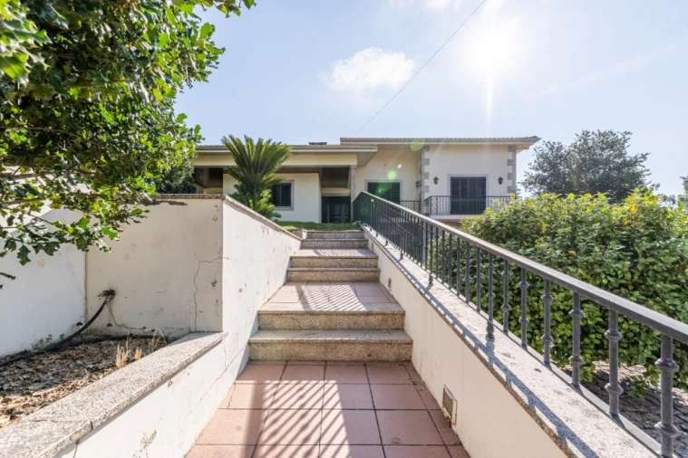 Moradia T4 para Venda em Lago