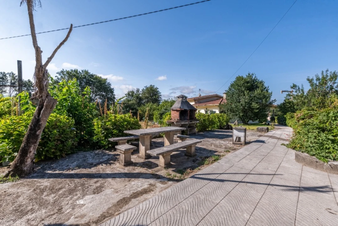 Moradia T4 para Venda em Lago Foto 32