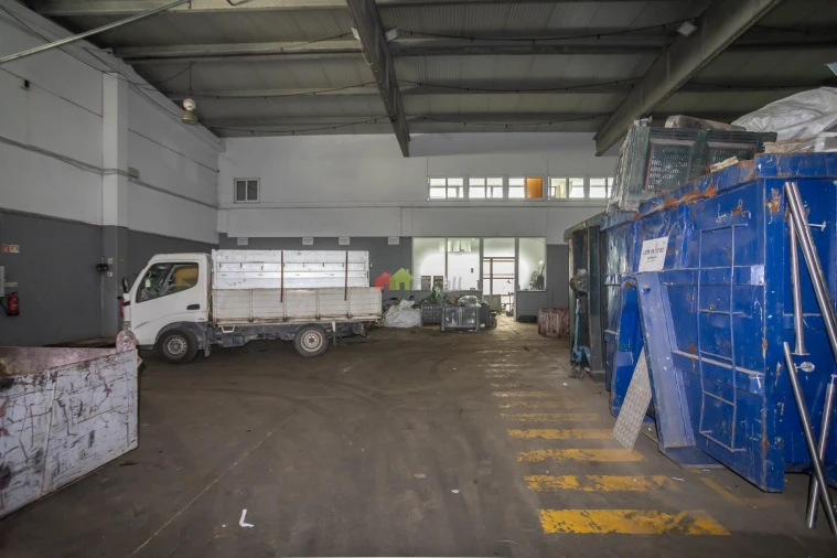 Armazém para Venda em Amora Foto 16