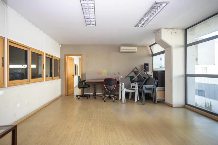 Armazém para Venda em Amora Foto 24