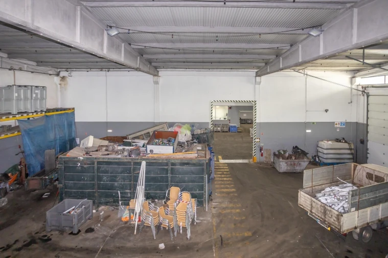 Armazém para Venda em Amora Foto 1