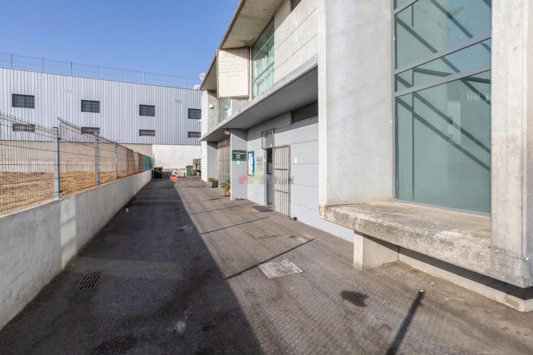 Armazém para Venda em Amora Foto 5