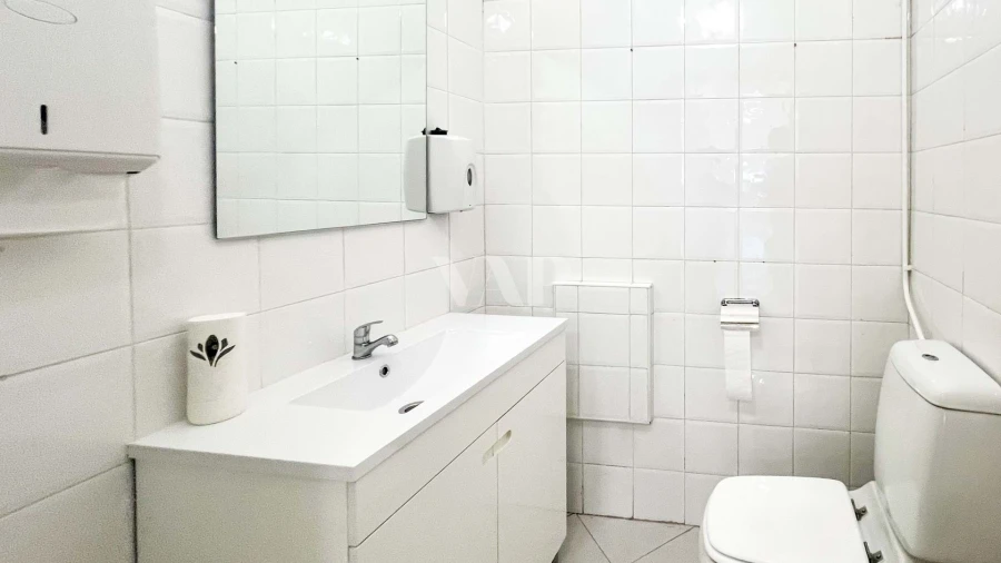 Negócio para Venda em Quarteira Foto 8