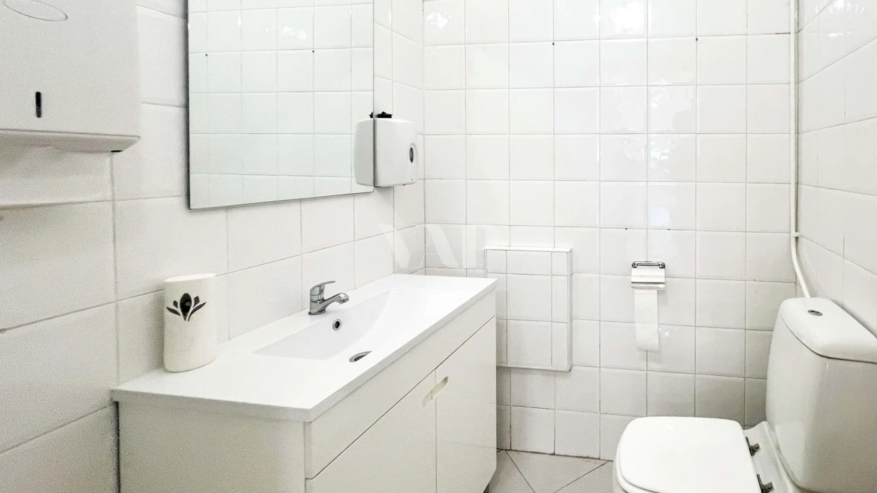 Negócio para Venda em Quarteira Foto 8