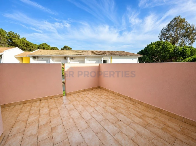 Apartamento T1 para Venda em Quarteira Foto 16