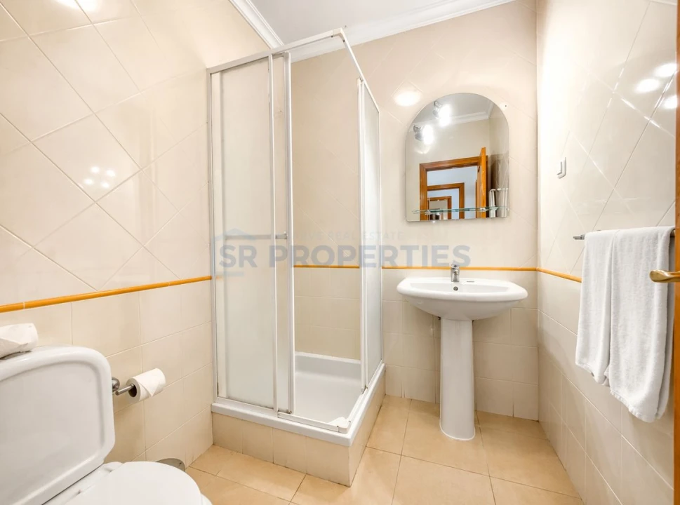 Apartamento T1 para Venda em Quarteira Foto 14