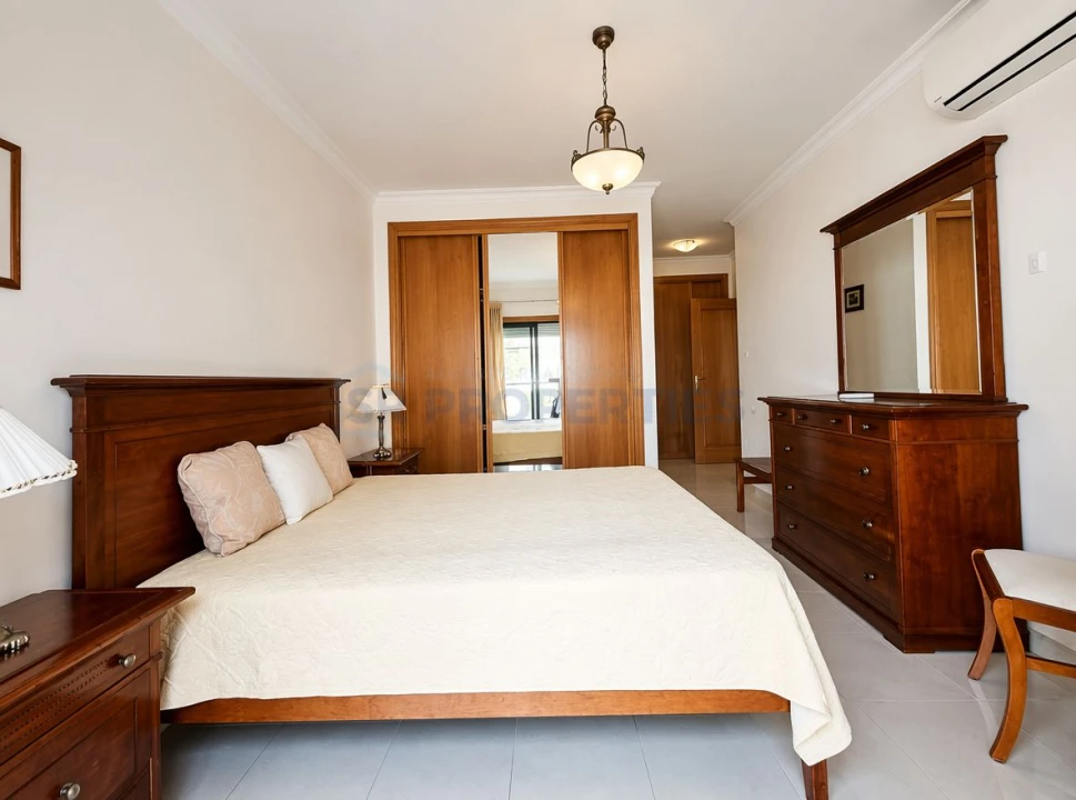 Apartamento T1 para Venda em Quarteira Foto 17