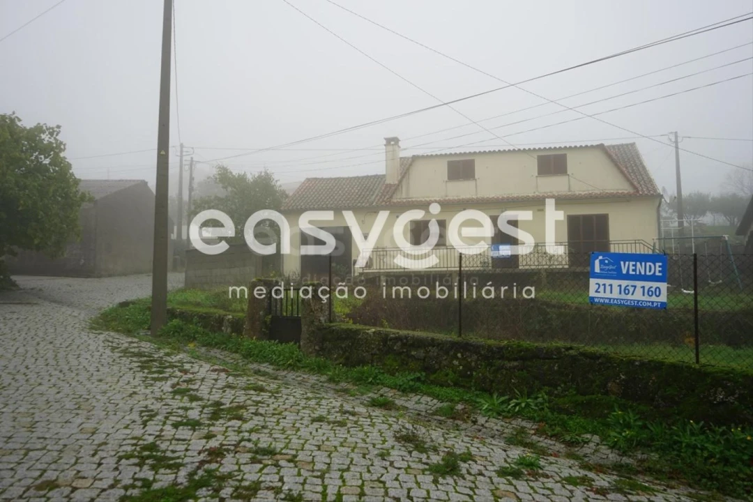 Moradia T4 para Venda em Sortelha Foto 1