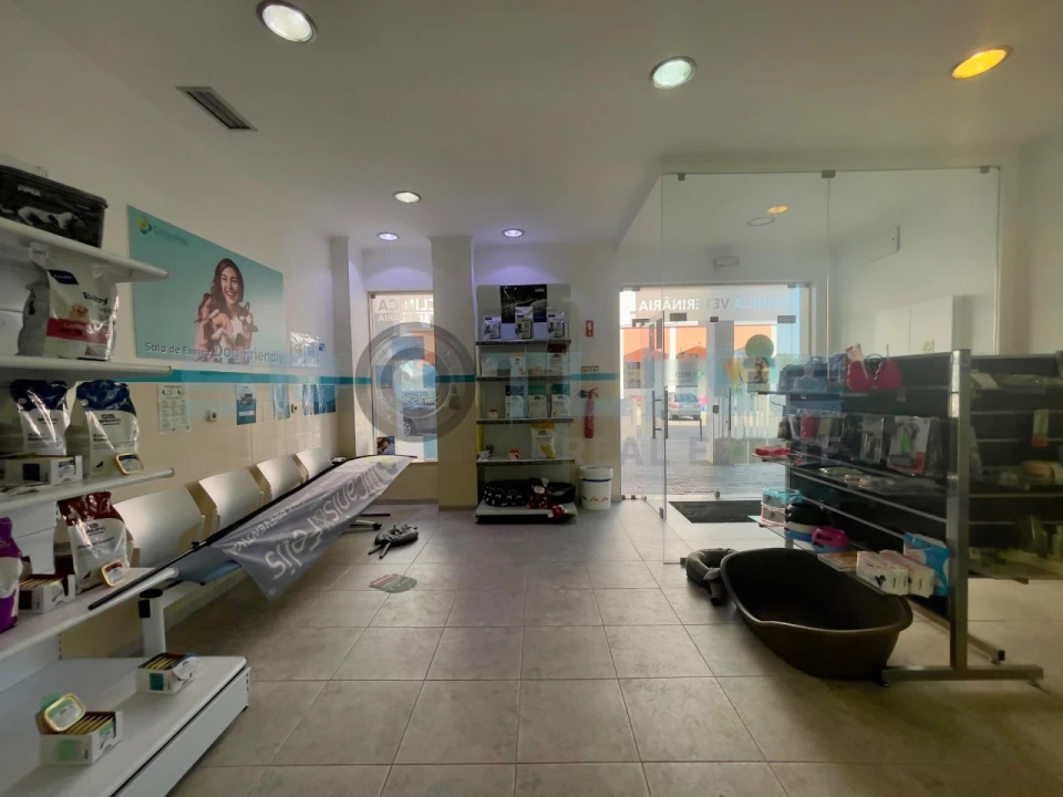 Loja para Arrendamento em Amora Foto 3