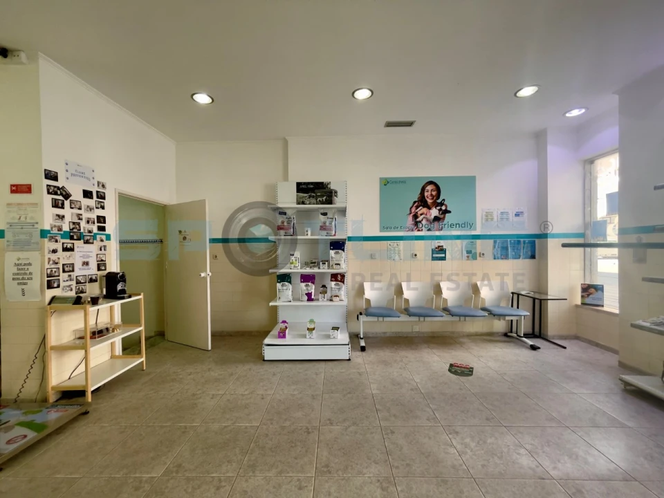 Loja para Arrendamento em Amora Foto 7