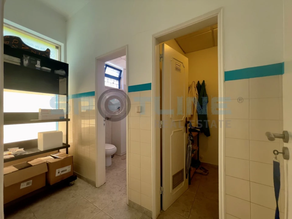 Loja para Arrendamento em Amora Foto 15