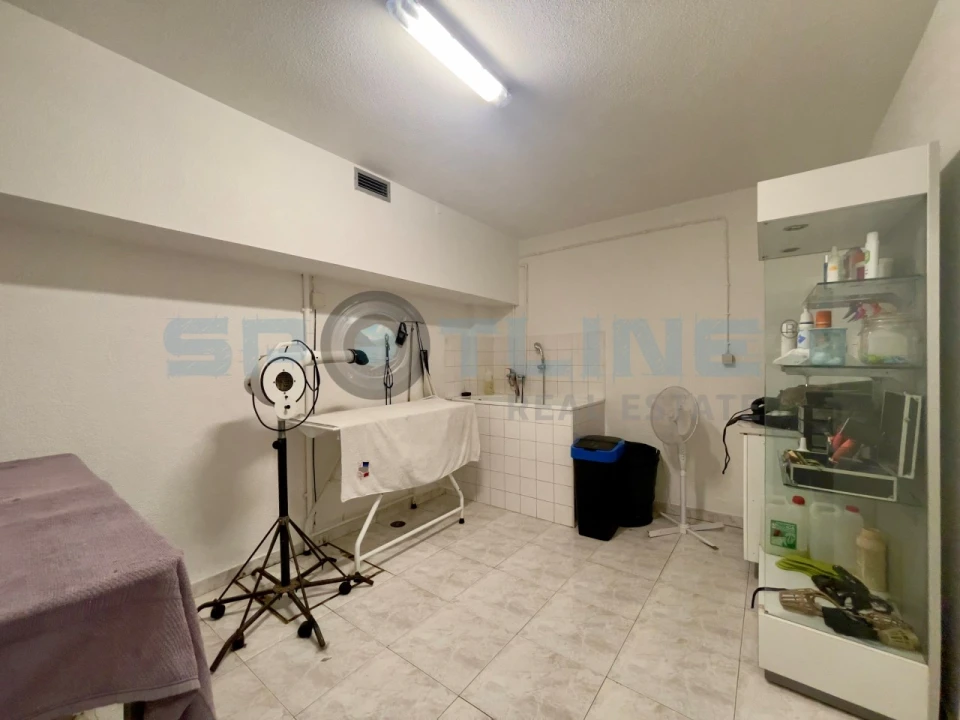 Loja para Arrendamento em Amora Foto 21