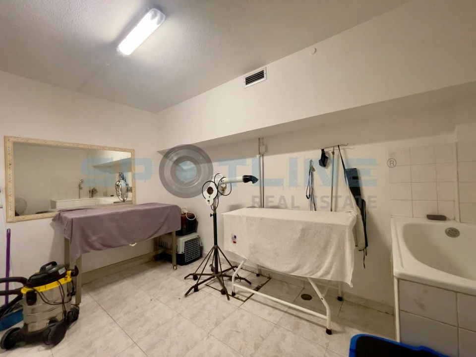 Loja para Arrendamento em Amora Foto 22