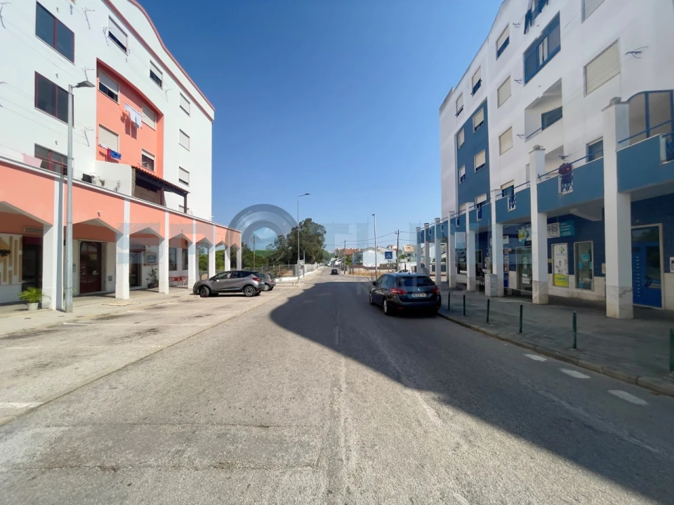 Loja para Arrendamento em Amora Foto 39