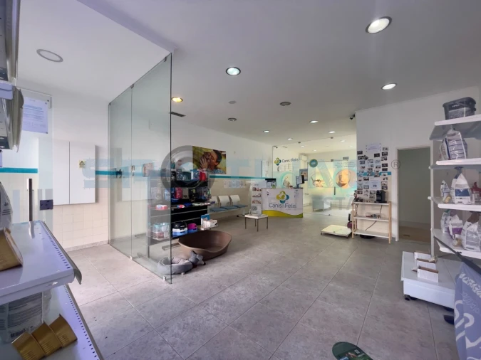 Loja para Arrendamento em Amora Foto 2