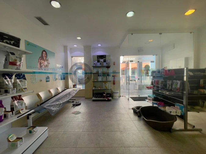 Loja para Arrendamento em Amora Foto 3