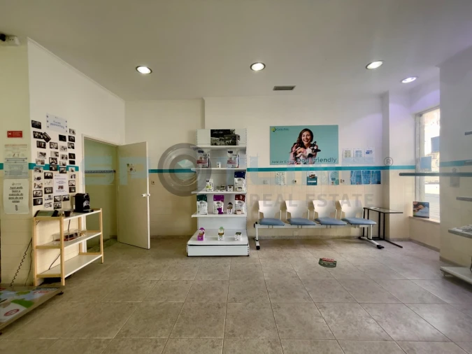 Loja para Arrendamento em Amora Foto 7