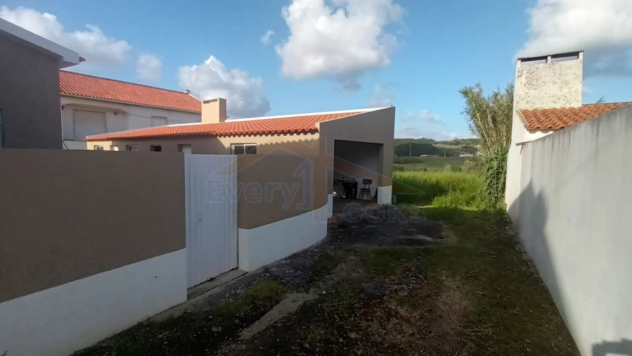 Moradia T3 para Venda em Atouguia da Baleia Foto 52