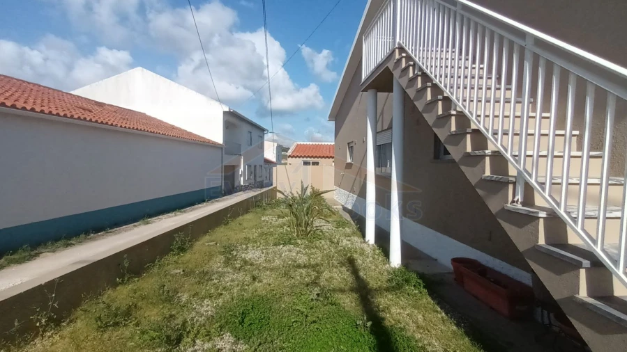 Moradia T3 para Venda em Atouguia da Baleia Foto 21