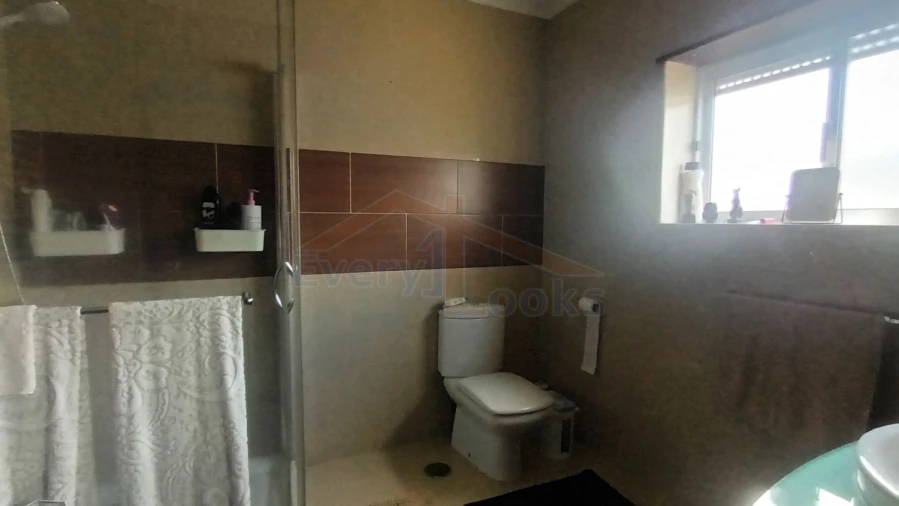 Moradia T3 para Venda em Atouguia da Baleia Foto 29