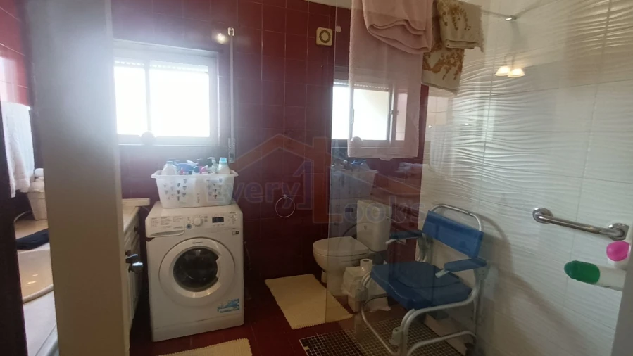 Moradia T3 para Venda em Atouguia da Baleia Foto 45