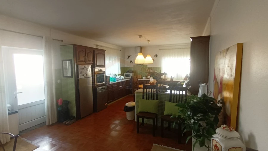 Moradia T3 para Venda em Atouguia da Baleia Foto 40