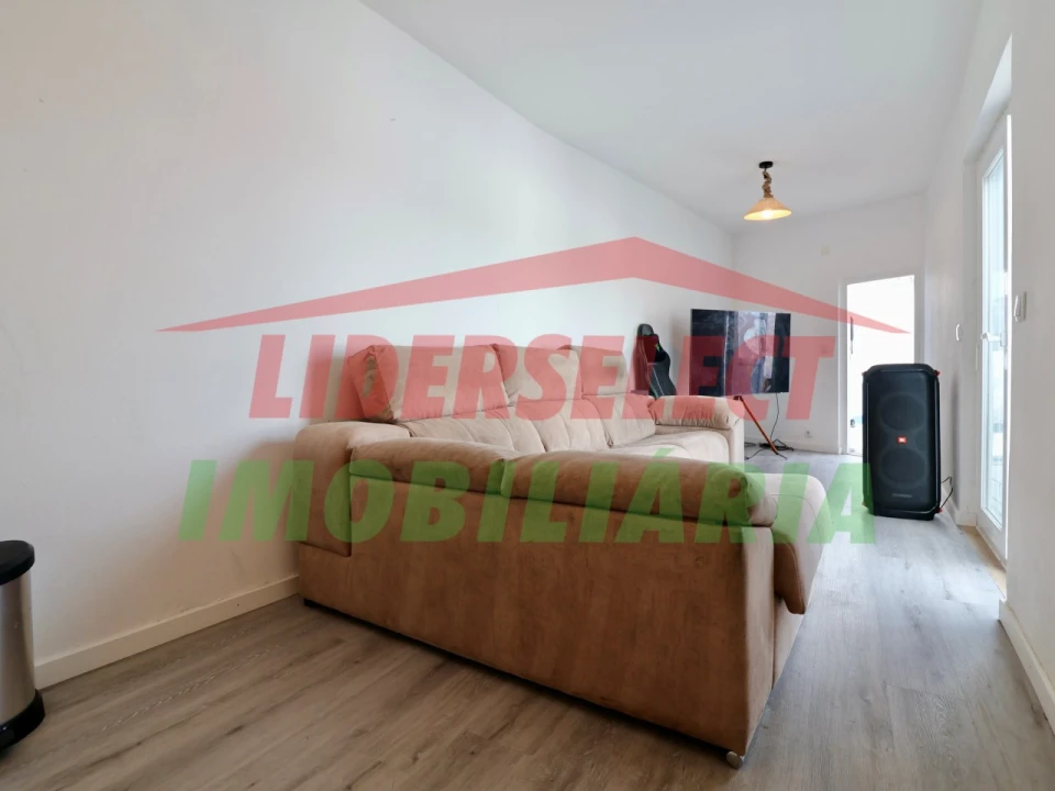 Moradia T2 para Venda em Roliça Foto 3