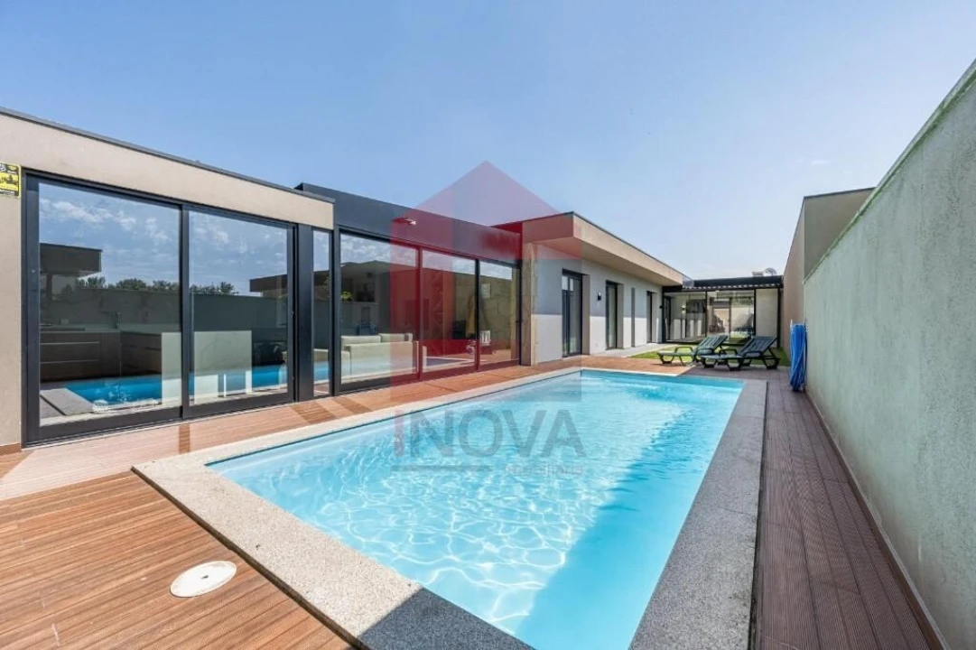 Moradia T3 para Venda em Vila Verde e Barbudo Foto 2