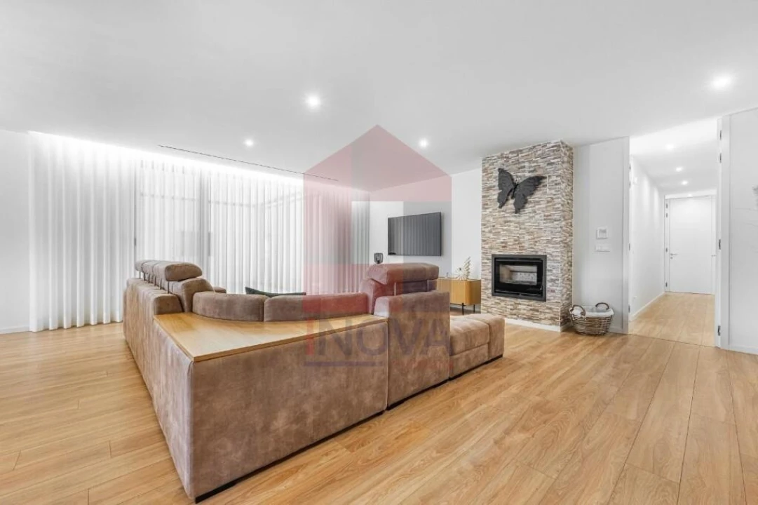 Moradia T3 para Venda em Vila Verde e Barbudo Foto 4