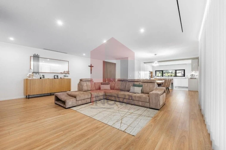 Moradia T3 para Venda em Vila Verde e Barbudo Foto 5