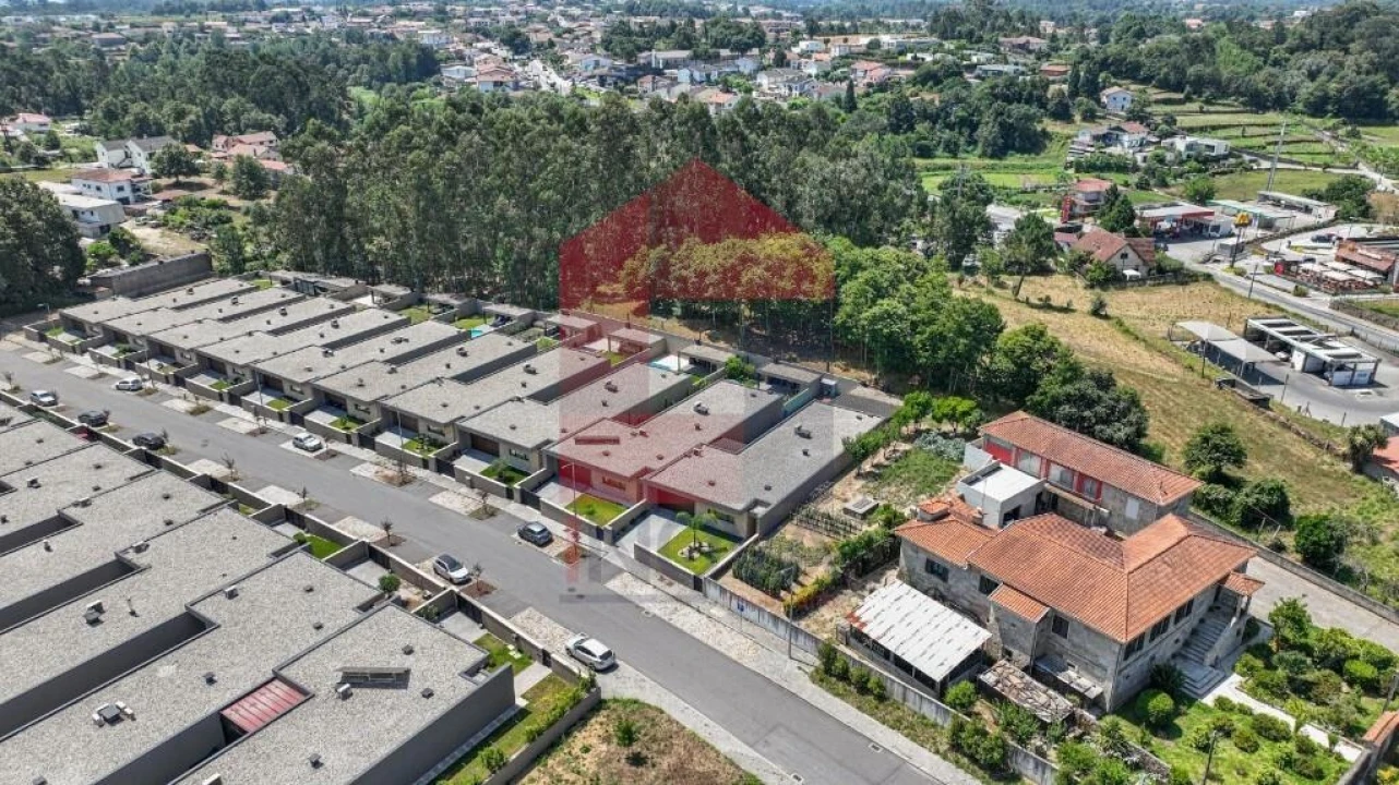 Moradia T3 para Venda em Vila Verde e Barbudo Foto 37