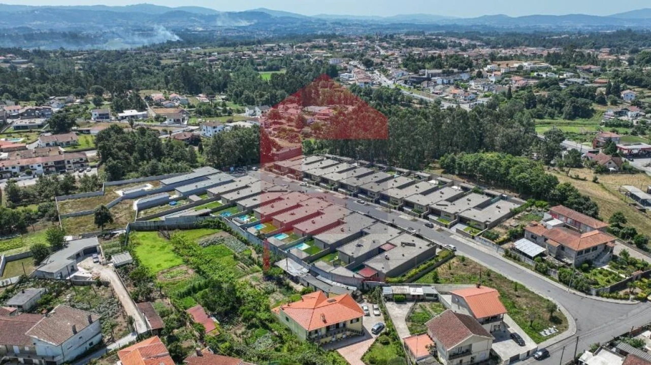 Moradia T3 para Venda em Vila Verde e Barbudo Foto 35