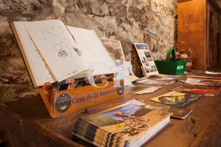 Moradia T7 para Venda em Cumeeira Foto 47