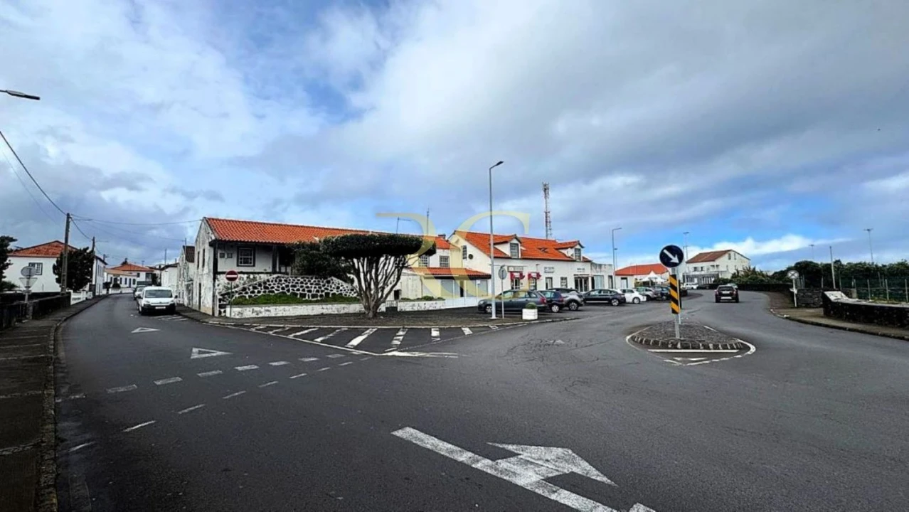 Moradia T9 para Venda em São Roque do Pico Foto 15