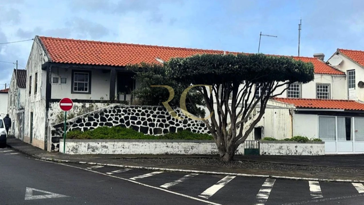 Moradia T9 para Venda em São Roque do Pico Foto 17