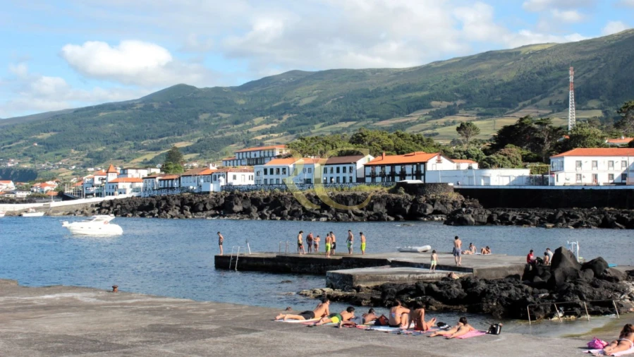 Moradia T9 para Venda em São Roque do Pico Foto 24