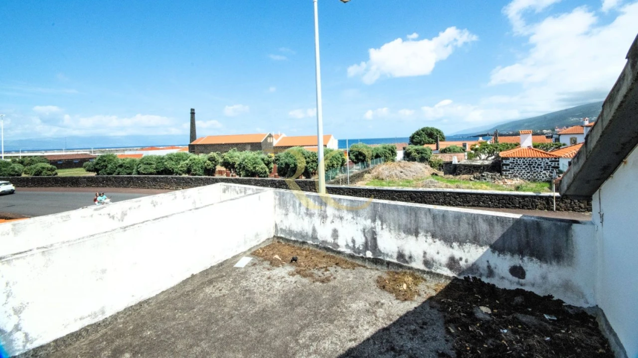 Moradia T9 para Venda em São Roque do Pico Foto 13